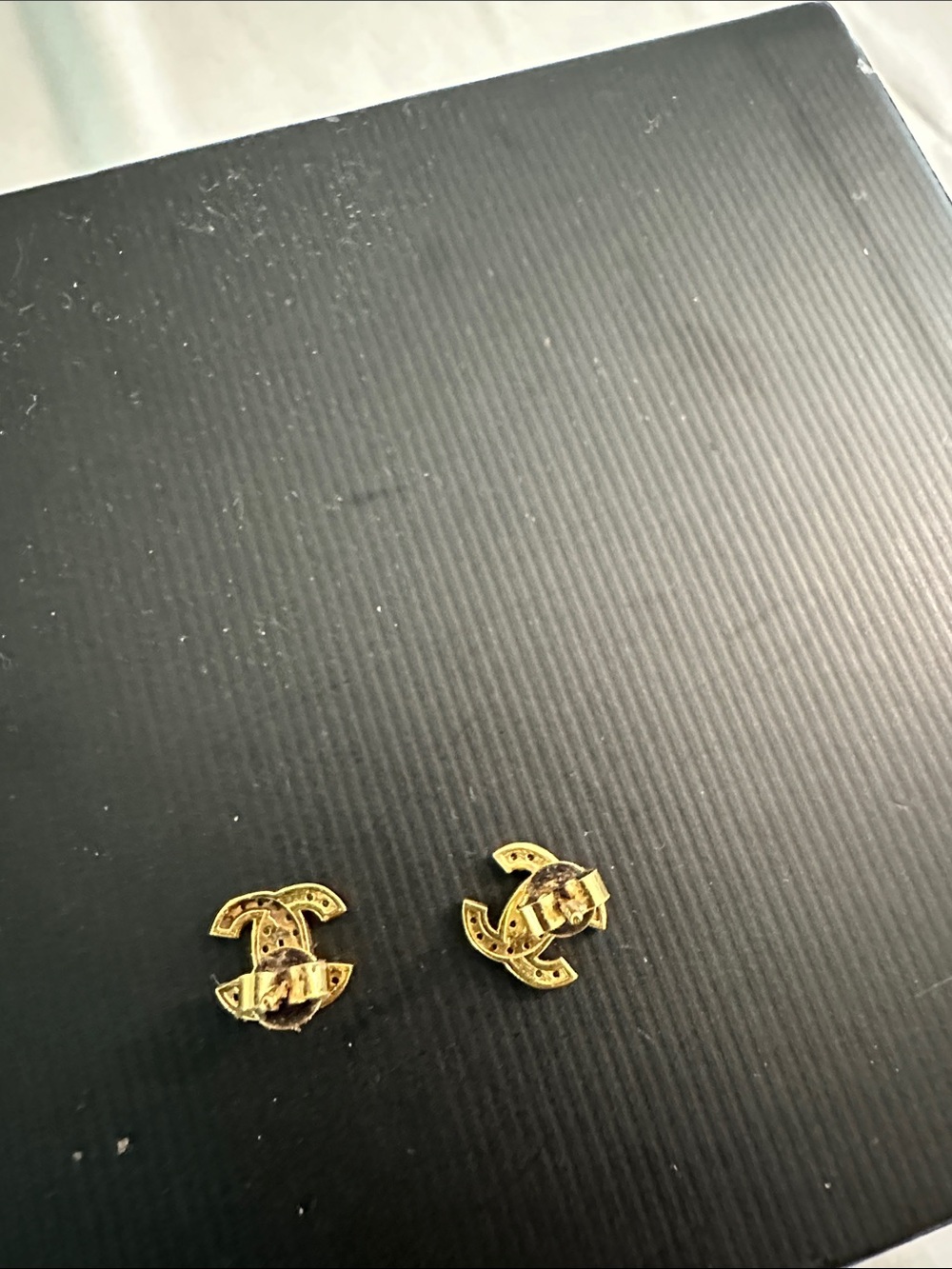 21k SOLID - Interlocking CCStud Earrings - Elegant Women’